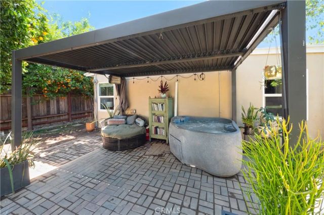 18527 Napa Street, Northridge, CA 91324