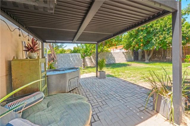 18527 Napa Street, Northridge, CA 91324