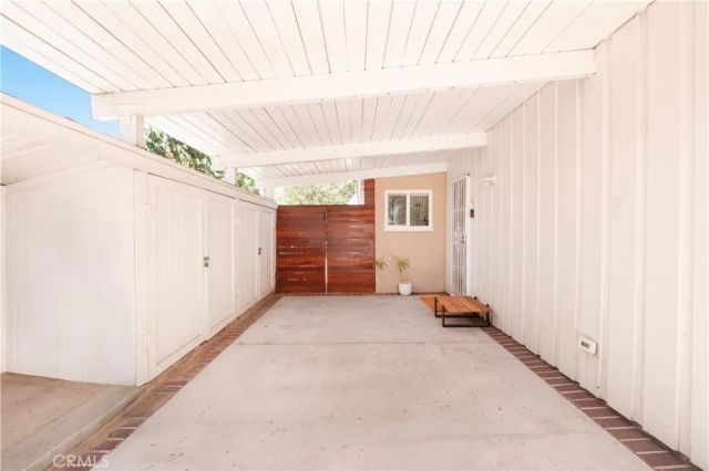 18527 Napa Street, Northridge, CA 91324