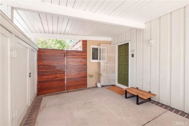 18527 Napa Street, Northridge, CA 91324