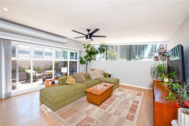 18527 Napa Street, Northridge, CA 91324