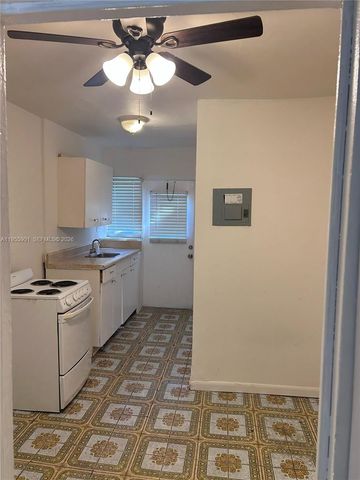 3690 SW 14th St 1, Miami, FL 33145