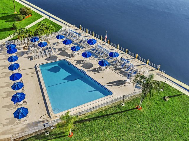 3 Colonial Club Drive 300, Boynton Beach, FL 33435