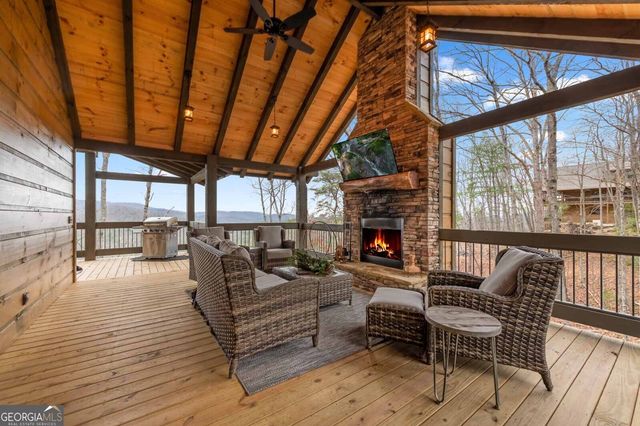 467 Skylight Drive, Blue Ridge, GA 30513