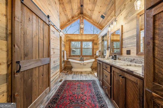 467 Skylight Drive, Blue Ridge, GA 30513