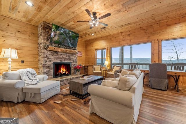 467 Skylight Drive, Blue Ridge, GA 30513