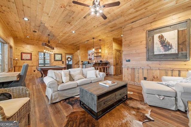 467 Skylight Drive, Blue Ridge, GA 30513