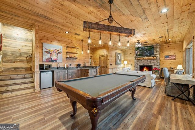 467 Skylight Drive, Blue Ridge, GA 30513