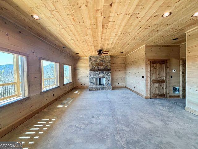 467 Skylight Drive, Blue Ridge, GA 30513