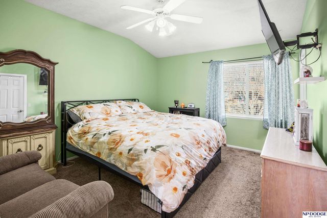 18060 Lillian Street, Omaha, NE 68136