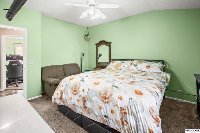 18060 Lillian Street, Omaha, NE 68136