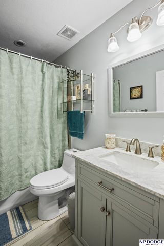 18060 Lillian Street, Omaha, NE 68136