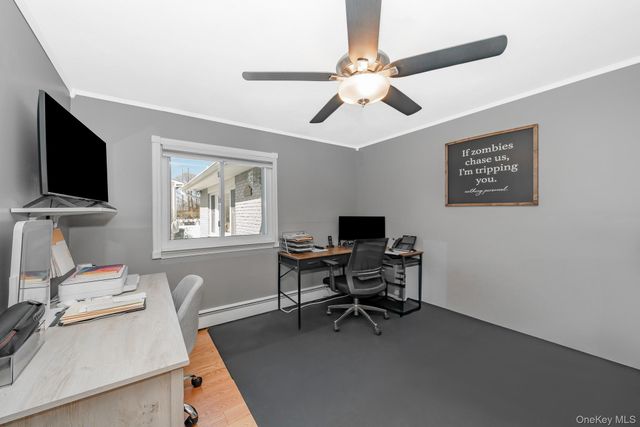 242 Singingwood Drive, Holbrook, NY 11741