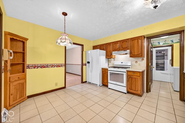 130 Brookside Court, Franklin, IN 46131