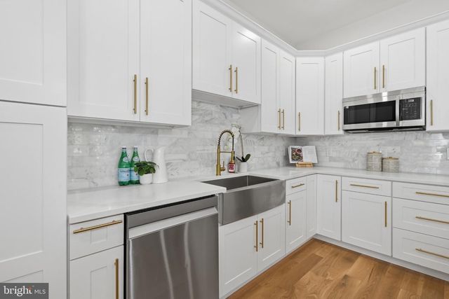 54 RHODE ISLAND AVE NE, Washington, DC 20002