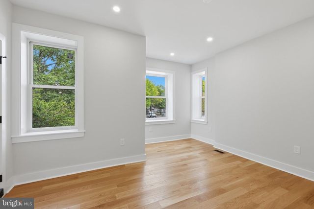 54 RHODE ISLAND AVE NE, Washington, DC 20002