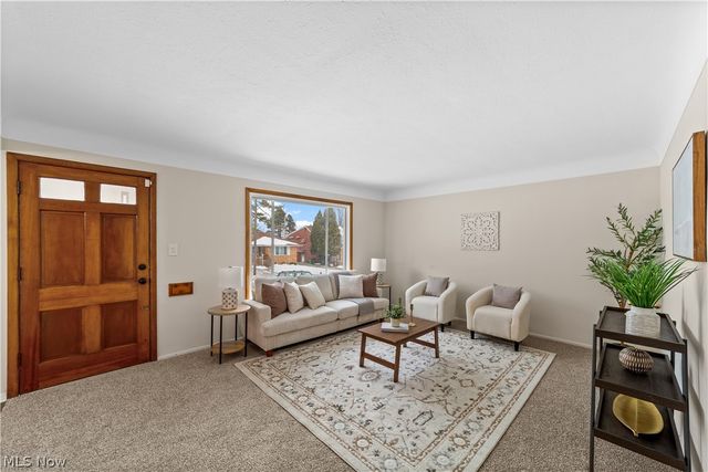 11412 Hempstead Road, Cleveland, OH 44125