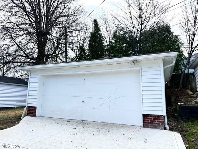 11412 Hempstead Road, Cleveland, OH 44125