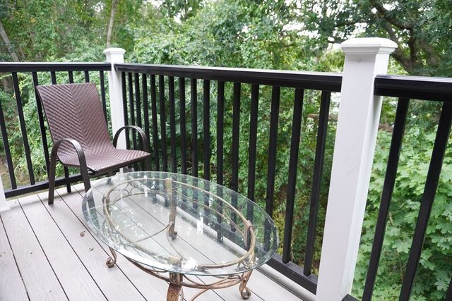 7 Chapel Hill Dr 11, Plymouth, MA 02360