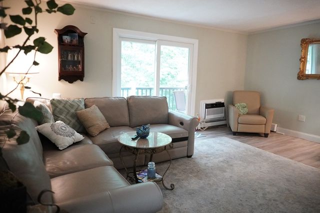 7 Chapel Hill Dr 11, Plymouth, MA 02360