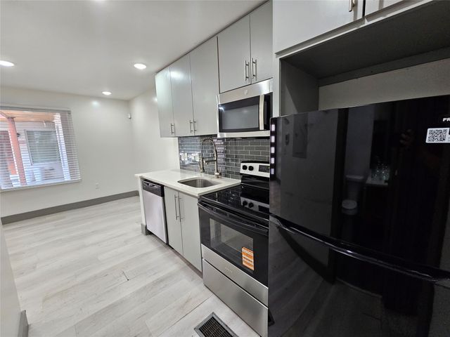 4806 Virginia Avenue 108, Dallas, TX 75204