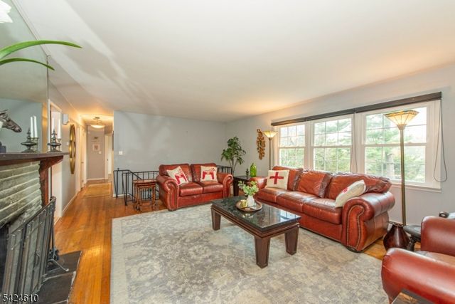 7 North Shore Trl, Sparta Twp., NJ 07871