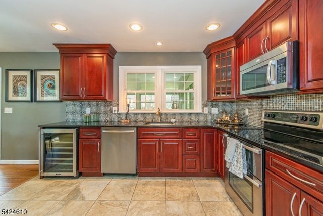 7 North Shore Trl, Sparta Twp., NJ 07871