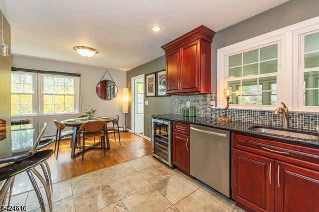 7 North Shore Trl, Sparta Twp., NJ 07871