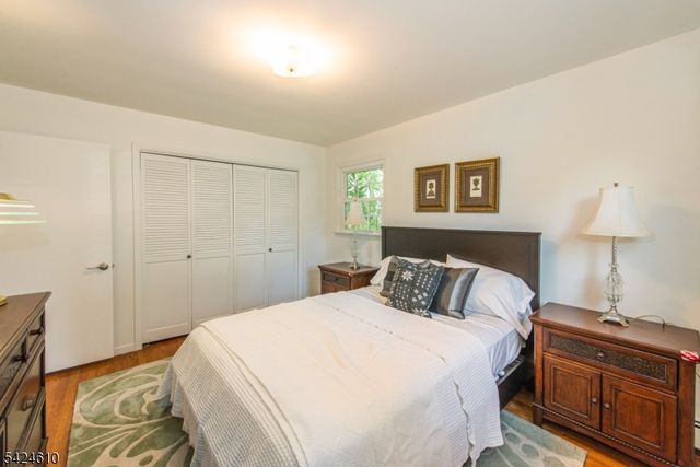 7 North Shore Trl, Sparta Twp., NJ 07871