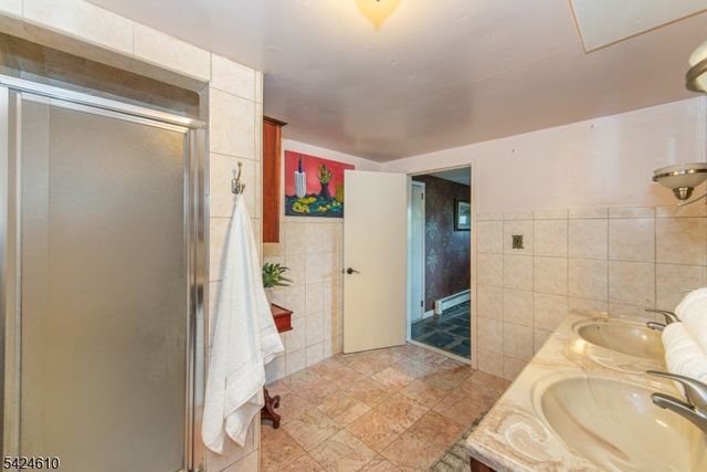 7 North Shore Trl, Sparta Twp., NJ 07871
