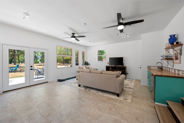 106 Earl Kay Lane, Tool, TX 75143