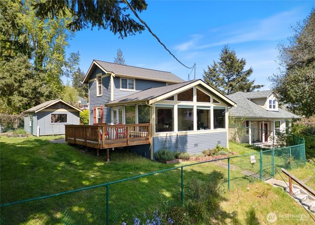 735 S Summit Avenue, Bremerton, WA 98312