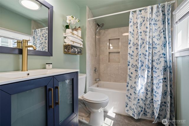 735 S Summit Avenue, Bremerton, WA 98312