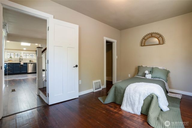 735 S Summit Avenue, Bremerton, WA 98312