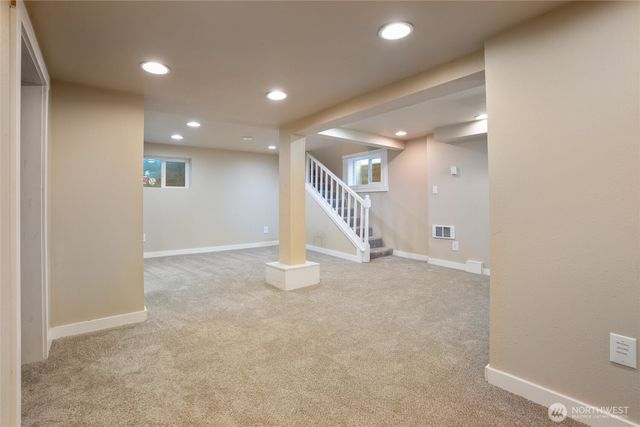 735 S Summit Avenue, Bremerton, WA 98312