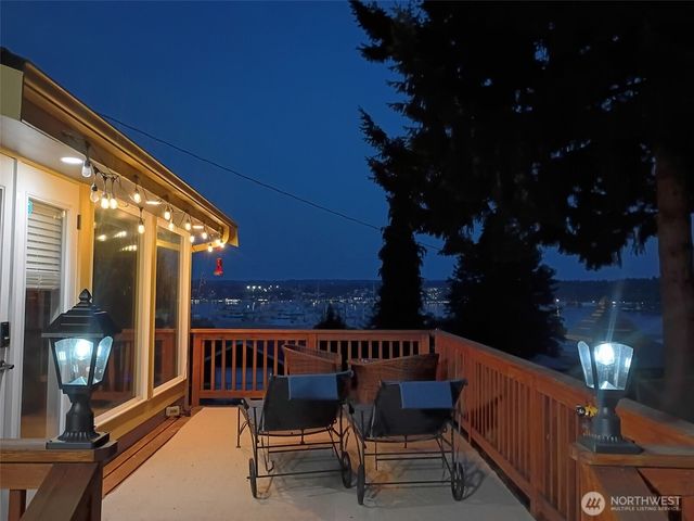 735 S Summit Avenue, Bremerton, WA 98312