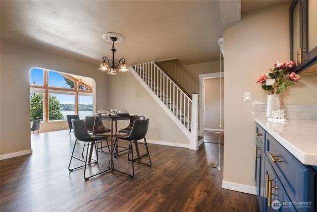 735 S Summit Avenue, Bremerton, WA 98312