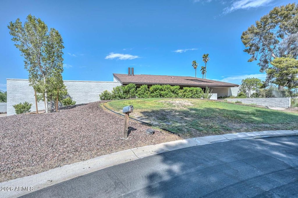 560 E CAMPINA Drive, Litchfield Park, AZ 85340 — photo 2