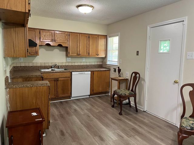 1930 TAHITI LN, Memphis, TN 38117