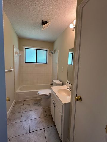 1930 TAHITI LN, Memphis, TN 38117