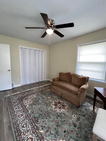 1930 TAHITI LN, Memphis, TN 38117