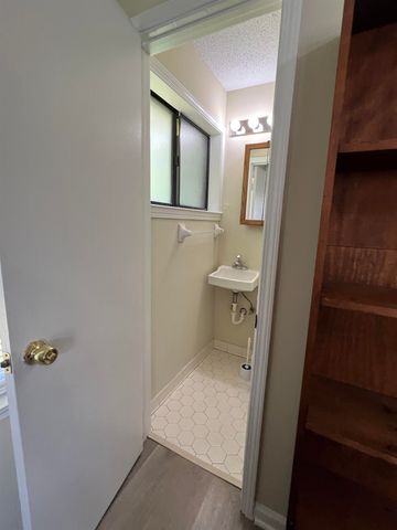 1930 TAHITI LN, Memphis, TN 38117