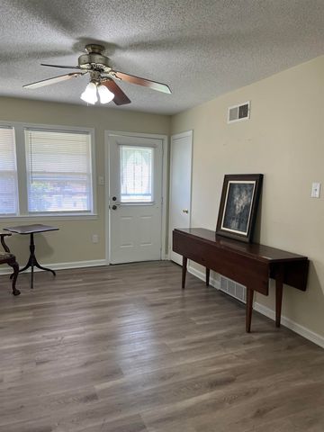 1930 TAHITI LN, Memphis, TN 38117