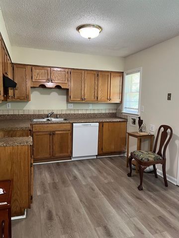 1930 TAHITI LN, Memphis, TN 38117