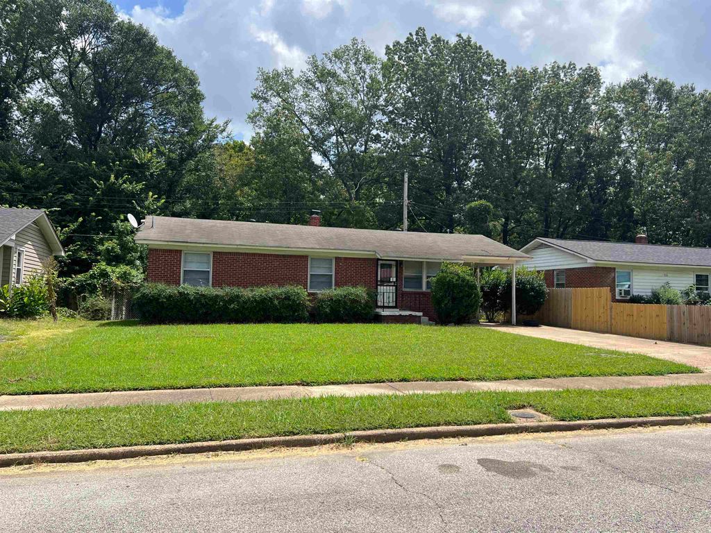 1930 TAHITI LN, Memphis, TN 38117