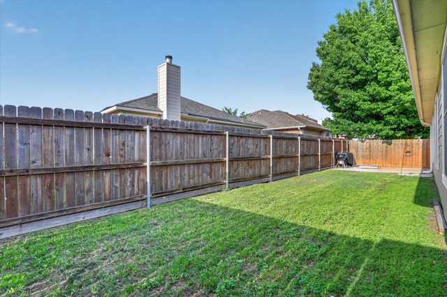 612 Cranbrook Drive, Fort Worth, TX 76131