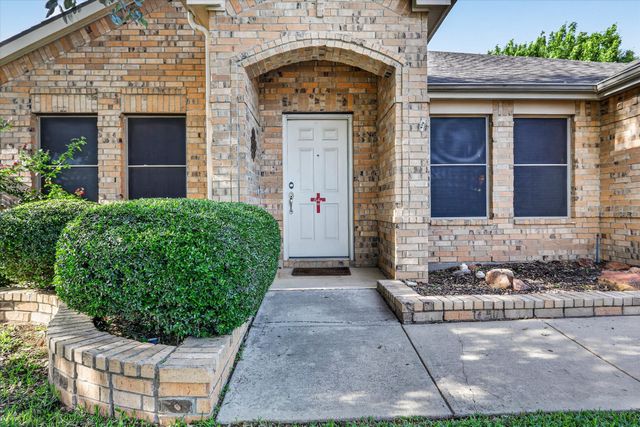 612 Cranbrook Drive, Fort Worth, TX 76131