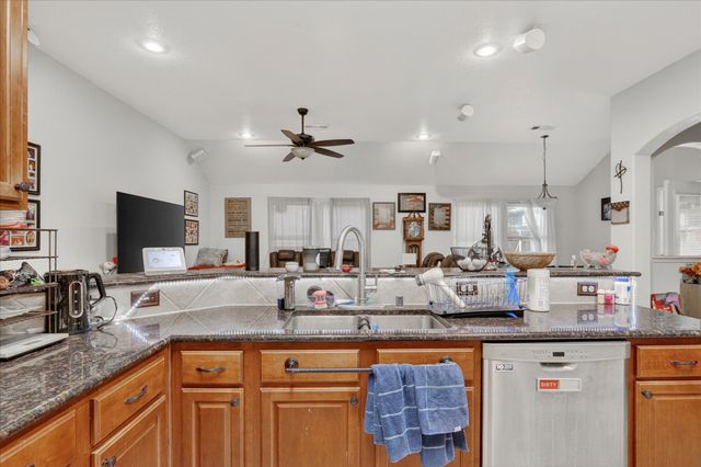 612 Cranbrook Drive, Fort Worth, TX 76131