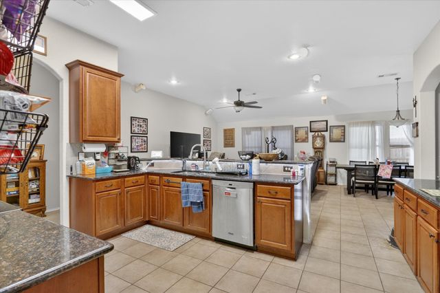 612 Cranbrook Drive, Fort Worth, TX 76131