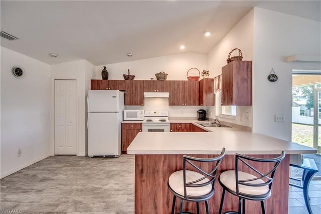 1438 SE 23rd ST, Cape Coral, FL 33990